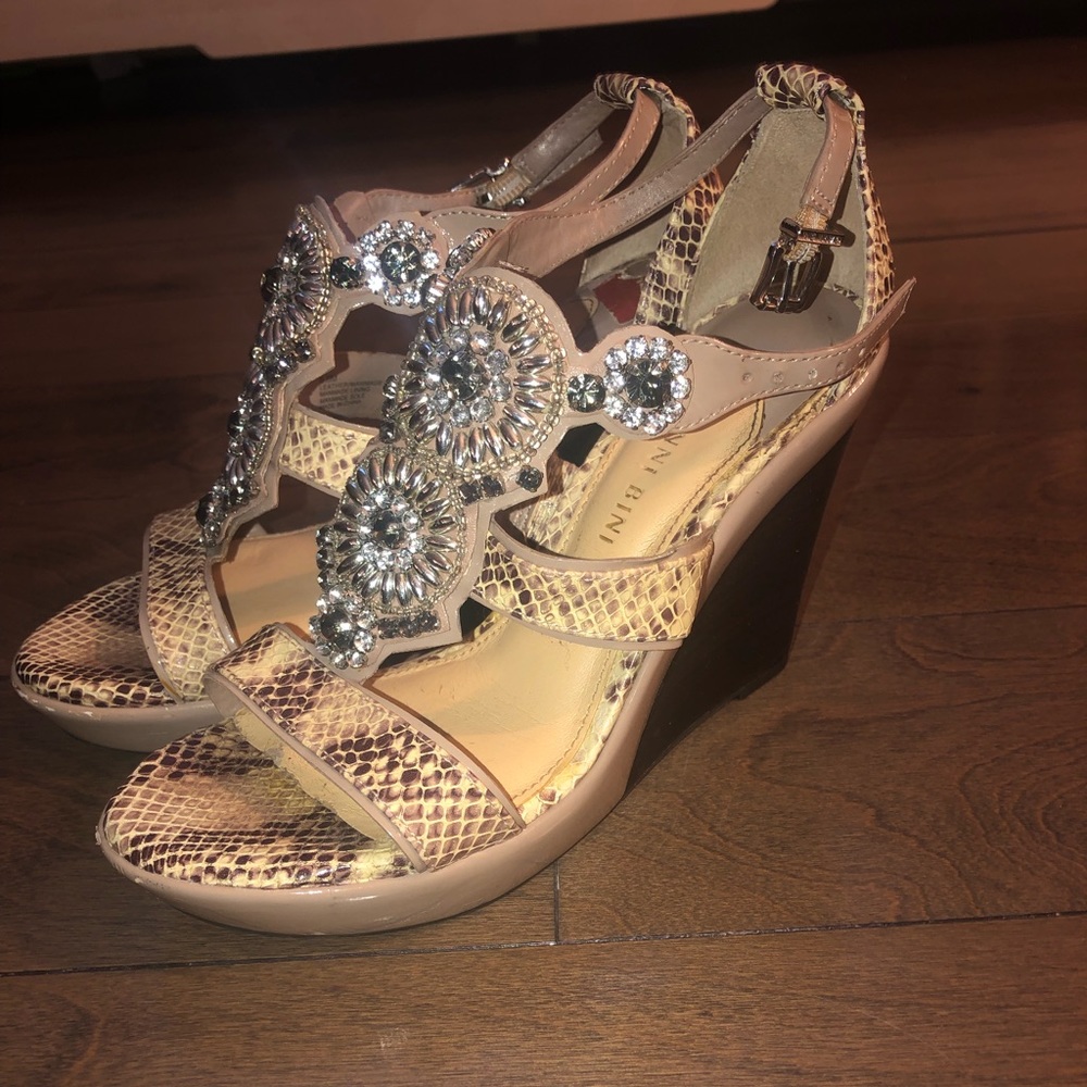 Gianni Bini snakeskin rhinestone wedges